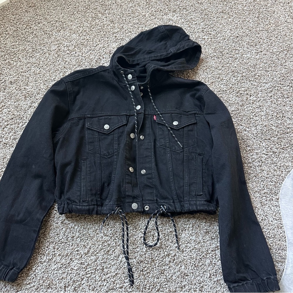 Levi’s Cropped Denim Jacket
